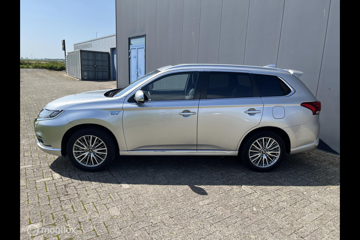 Mitsubishi Outlander 2.4 PHEV Instyle|trekhaak|zonnedak|leer