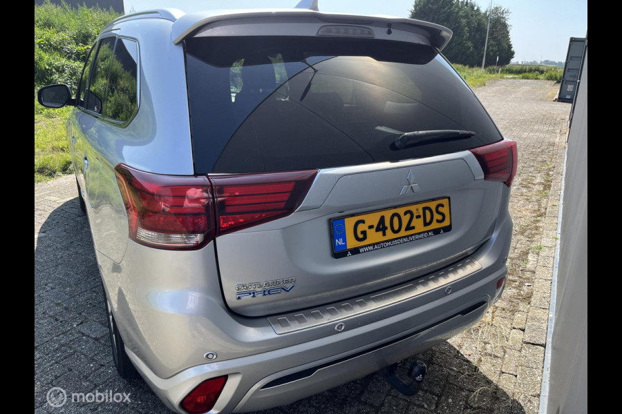 Mitsubishi Outlander 2.4 PHEV Instyle|trekhaak|zonnedak|leer