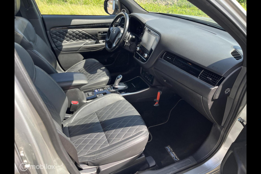 Mitsubishi Outlander 2.4 PHEV Instyle|trekhaak|zonnedak|leer