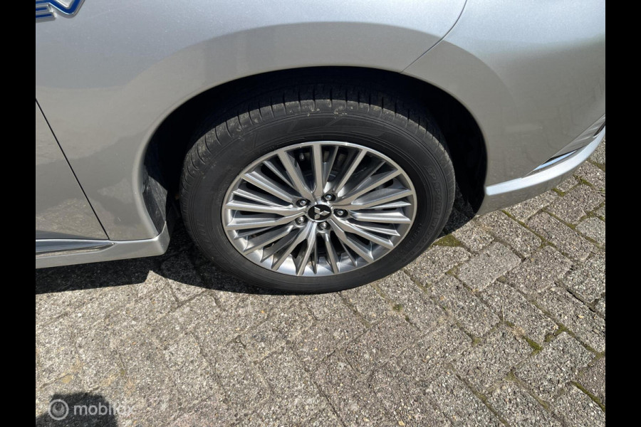 Mitsubishi Outlander 2.4 PHEV Instyle|trekhaak|zonnedak|leer