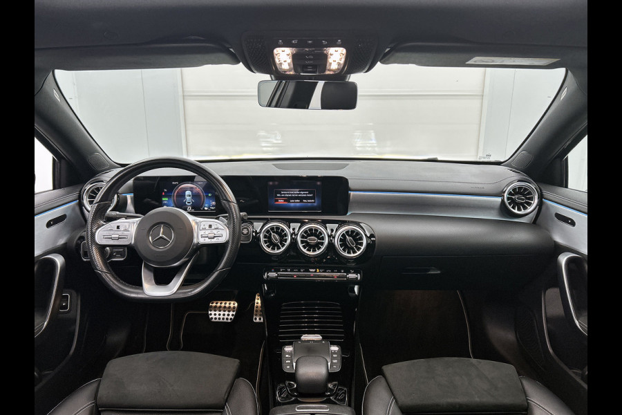 Mercedes-Benz A-Klasse 250 e Business Solution AMG Limited (Goed OnderH, Panorama, SfeerV, Carplay, Lane Assist, Navi, StoelV, Etc