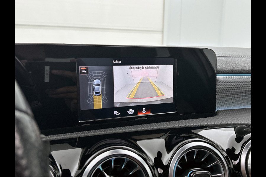 Mercedes-Benz A-Klasse 250 e Business Solution AMG Limited (Goed OnderH, Panorama, SfeerV, Carplay, Lane Assist, Navi, StoelV, Etc