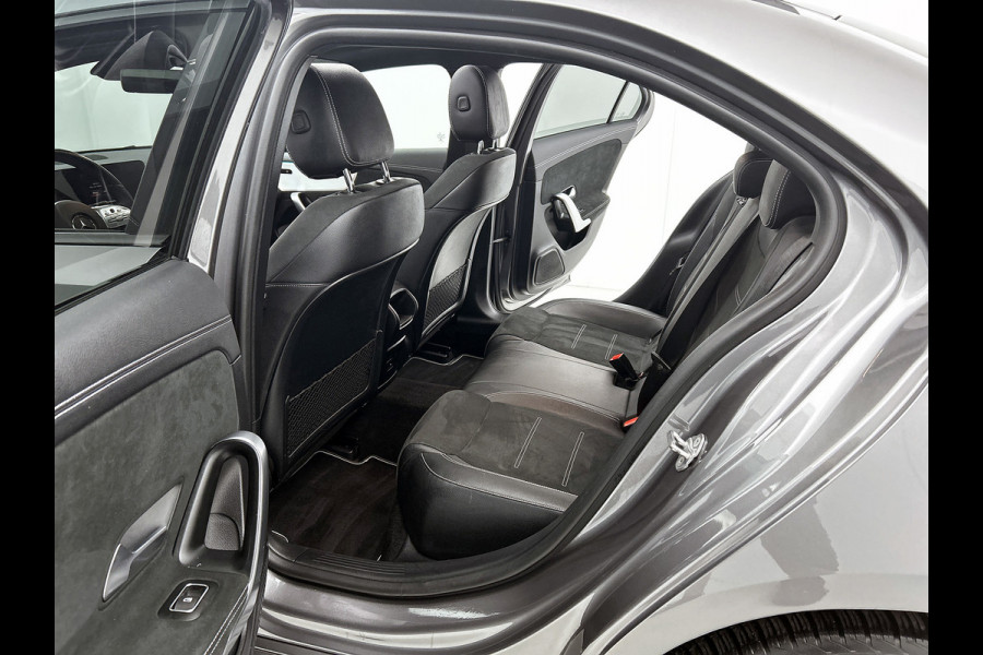 Mercedes-Benz A-Klasse 250 e Business Solution AMG Limited (Goed OnderH, Panorama, SfeerV, Carplay, Lane Assist, Navi, StoelV, Etc