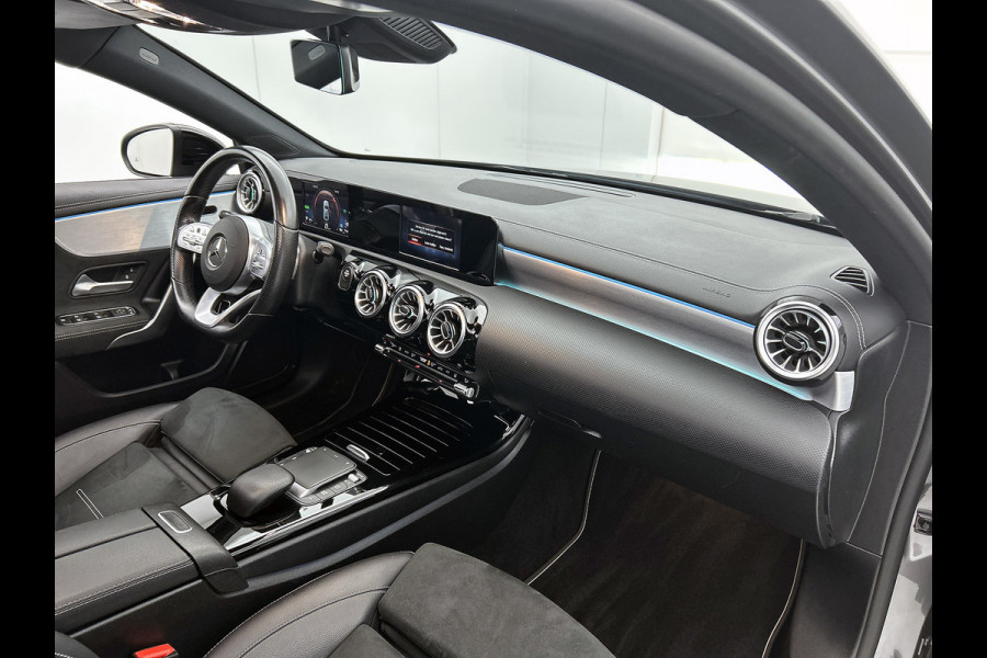 Mercedes-Benz A-Klasse 250 e Business Solution AMG Limited (Goed OnderH, Panorama, SfeerV, Carplay, Lane Assist, Navi, StoelV, Etc