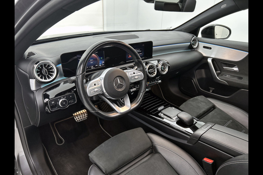 Mercedes-Benz A-Klasse 250 e Business Solution AMG Limited (Goed OnderH, Panorama, SfeerV, Carplay, Lane Assist, Navi, StoelV, Etc