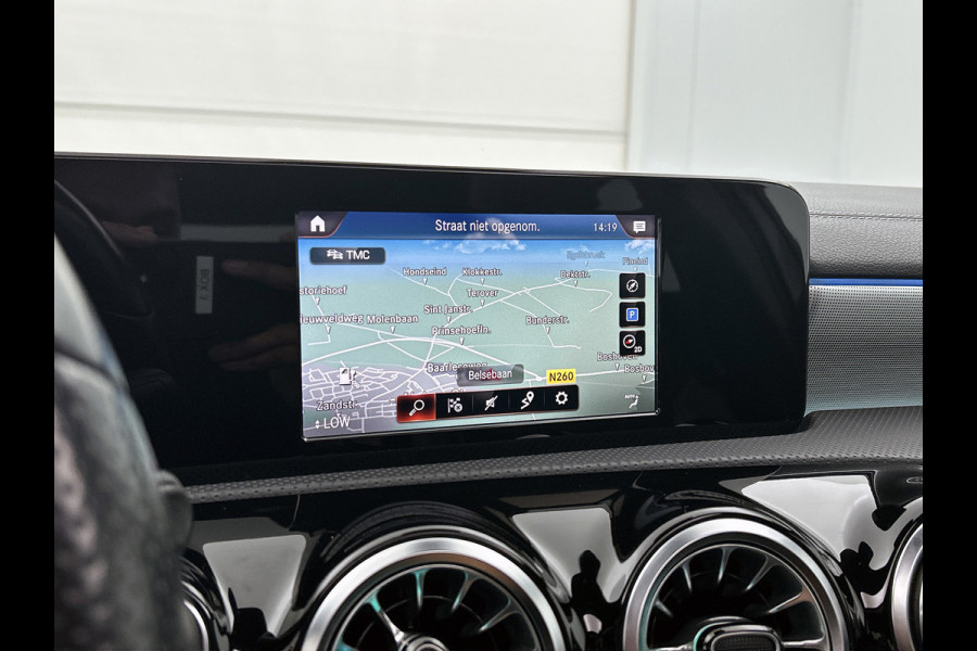 Mercedes-Benz A-Klasse 250 e Business Solution AMG Limited (Goed OnderH, Panorama, SfeerV, Carplay, Lane Assist, Navi, StoelV, Etc