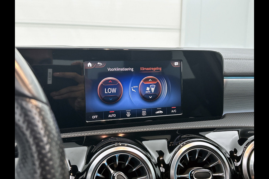 Mercedes-Benz A-Klasse 250 e Business Solution AMG Limited (Goed OnderH, Panorama, SfeerV, Carplay, Lane Assist, Navi, StoelV, Etc