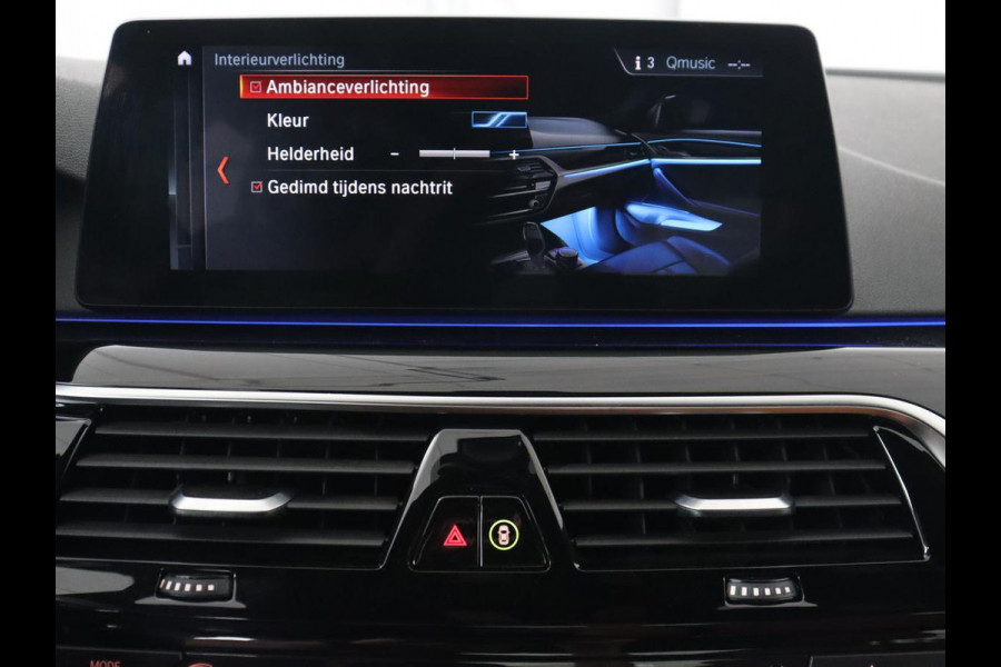 BMW 5 Serie 530e iPerformance | Leder | Stoelverwarming | Sfeerverlichting | Full LED | Navigatie | Parkeerhulp | Sportstoelen | Cruise control | PHEV | Plug In