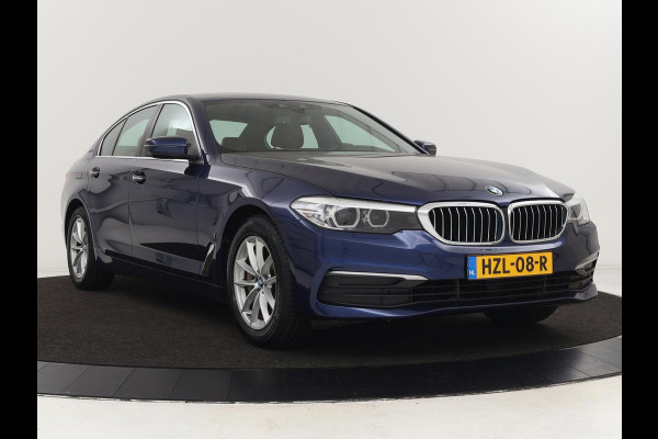 BMW 5 Serie 530e iPerformance | Leder | Stoelverwarming | Sfeerverlichting | Full LED | Navigatie | Parkeerhulp | Sportstoelen | Cruise control | PHEV | Plug In
