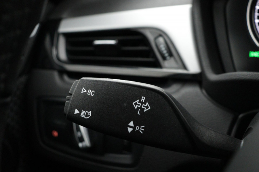 BMW X1 SDrive18i Business Edition OPRUIMPRIJS!!|Dealer onderH|NL-Auto| HEAD-UP | Cruise control|Climate Contr| ETC