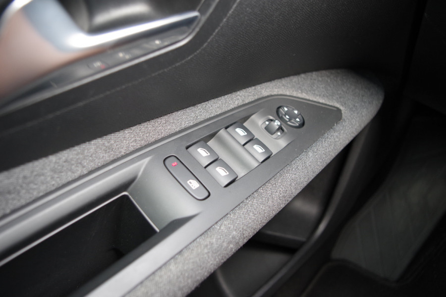 Peugeot 3008 1.2 131 PK PureTech Blue Lease Active, Carplay, Camera, Cruise Control