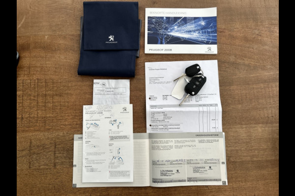 Peugeot 2008 1.2 PT 110pk Allure Camera, Navi, Carplay, Trekhaak, 1 Eig