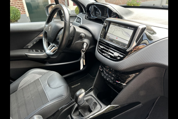 Peugeot 2008 1.2 PT 110pk Allure Camera, Navi, Carplay, Trekhaak, 1 Eig