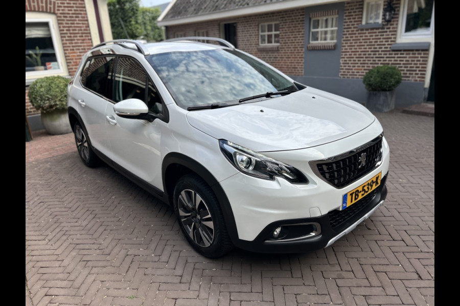 Peugeot 2008 1.2 PT 110pk Allure Camera, Navi, Carplay, Trekhaak, 1 Eig