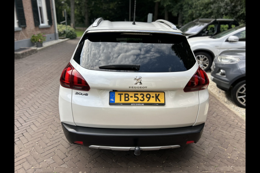 Peugeot 2008 1.2 PT 110pk Allure Camera, Navi, Carplay, Trekhaak, 1 Eig