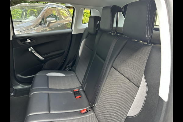Peugeot 2008 1.2 PT 110pk Allure Camera, Navi, Carplay, Trekhaak, 1 Eig