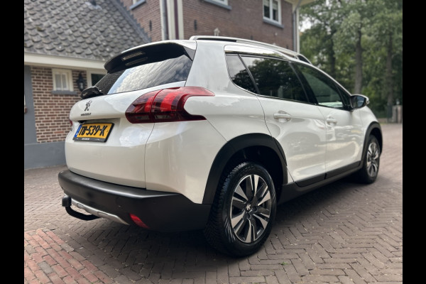 Peugeot 2008 1.2 PT 110pk Allure Camera, Navi, Carplay, Trekhaak, 1 Eig