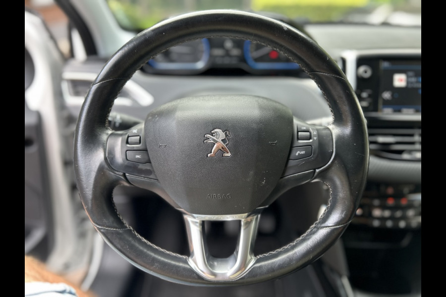 Peugeot 2008 1.2 PT 110pk Allure Camera, Navi, Carplay, Trekhaak, 1 Eig