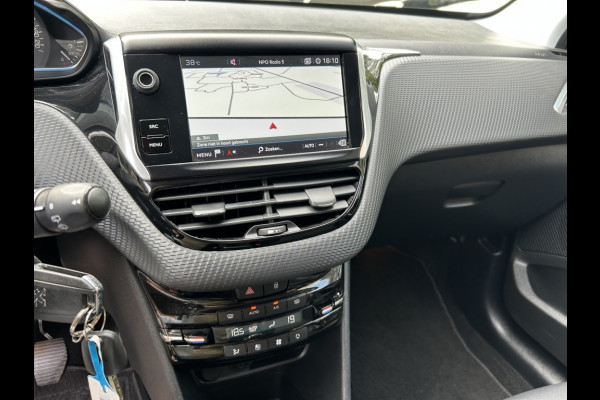 Peugeot 2008 1.2 PT 110pk Allure Camera, Navi, Carplay, Trekhaak, 1 Eig