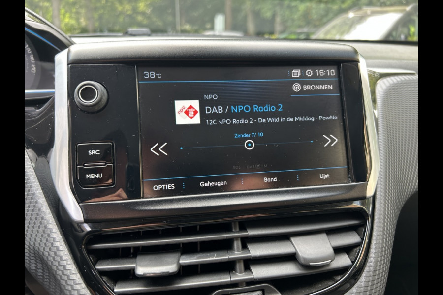 Peugeot 2008 1.2 PT 110pk Allure Camera, Navi, Carplay, Trekhaak, 1 Eig