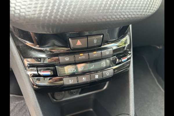Peugeot 2008 1.2 PT 110pk Allure Camera, Navi, Carplay, Trekhaak, 1 Eig