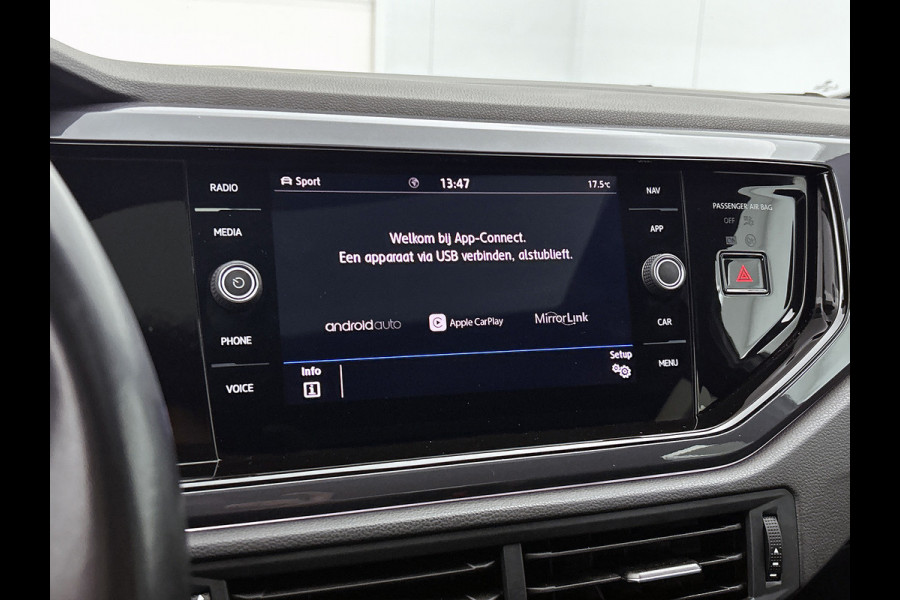 Volkswagen Polo 1.0 TSI Highline Business R Automaat (PANORAMADAK, VIRTUAL, CARPLAY, CAMERA, ADAPTIEVE CRUISE, GOED ONDERHOUDEN)