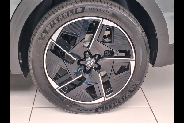 Peugeot e-408 Allure 58 kWh | Navigatie | Achteruitrijcamera | Stoel/Stuurverwarming | Keyless Entry | Apple Carplay/Android Auto |