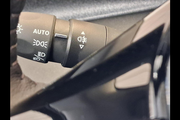 Peugeot e-408 Allure 58 kWh | Navigatie | Achteruitrijcamera | Stoel/Stuurverwarming | Keyless Entry | Apple Carplay/Android Auto |