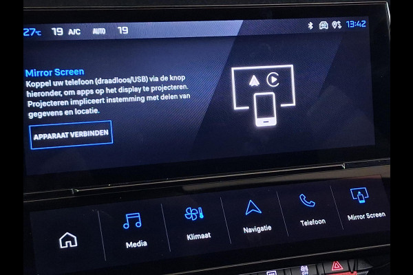 Peugeot e-408 Allure 58 kWh | Navigatie | Achteruitrijcamera | Stoel/Stuurverwarming | Keyless Entry | Apple Carplay/Android Auto |