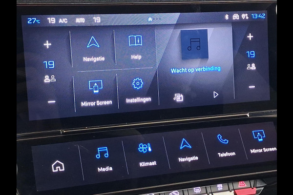 Peugeot e-408 Allure 58 kWh | Navigatie | Achteruitrijcamera | Stoel/Stuurverwarming | Keyless Entry | Apple Carplay/Android Auto |
