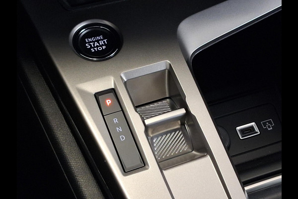Peugeot e-408 Allure 58 kWh | Navigatie | Achteruitrijcamera | Stoel/Stuurverwarming | Keyless Entry | Apple Carplay/Android Auto |