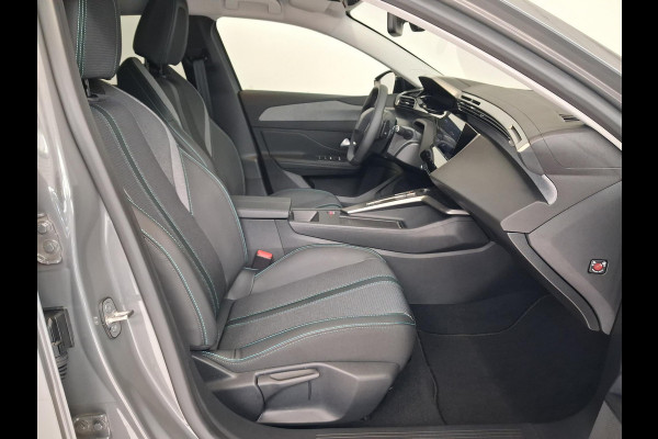 Peugeot e-408 Allure 58 kWh | Navigatie | Achteruitrijcamera | Stoel/Stuurverwarming | Keyless Entry | Apple Carplay/Android Auto |