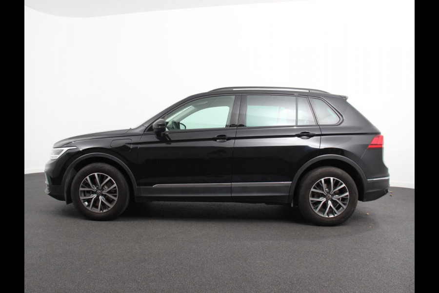 Volkswagen Tiguan 1.4 TSI 245pk PHEV Life AUT NAV Navigatie Apple Carplay/Android Auto Parkeersensoren Adaptive Cruise Control Elektrische achterklep Virtual Cockpit Climate Control Keyless Entry