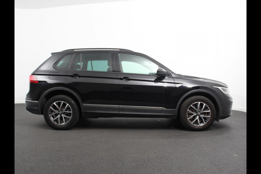 Volkswagen Tiguan 1.4 TSI 245pk PHEV Life AUT NAV Navigatie Apple Carplay/Android Auto Parkeersensoren Adaptive Cruise Control Elektrische achterklep Virtual Cockpit Climate Control Keyless Entry