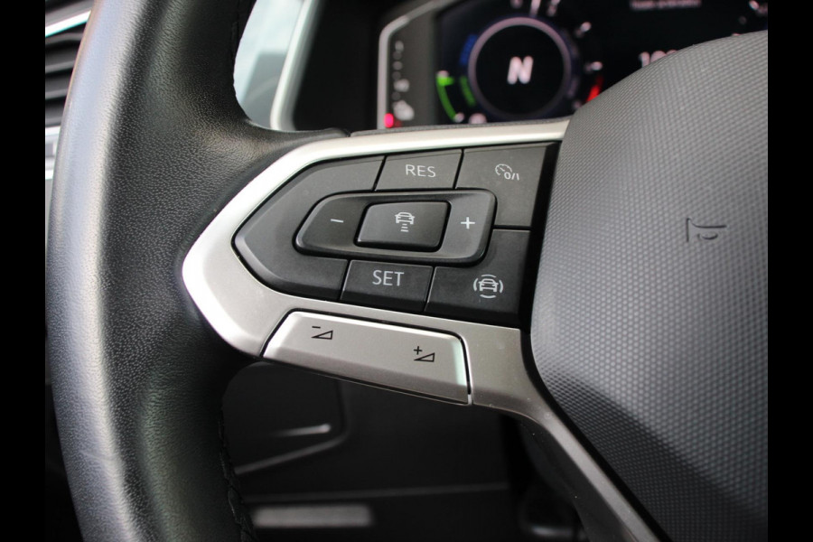 Volkswagen Tiguan 1.4 TSI 245pk PHEV Life AUT NAV Navigatie Apple Carplay/Android Auto Parkeersensoren Adaptive Cruise Control Elektrische achterklep Virtual Cockpit Climate Control Keyless Entry