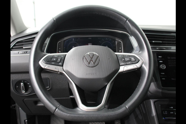 Volkswagen Tiguan 1.4 TSI 245pk PHEV Life AUT NAV Navigatie Apple Carplay/Android Auto Parkeersensoren Adaptive Cruise Control Elektrische achterklep Virtual Cockpit Climate Control Keyless Entry