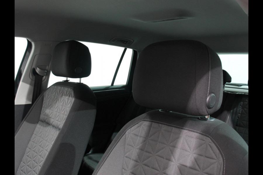 Volkswagen Tiguan 1.4 TSI 245pk PHEV Life AUT NAV Navigatie Apple Carplay/Android Auto Parkeersensoren Adaptive Cruise Control Elektrische achterklep Virtual Cockpit Climate Control Keyless Entry