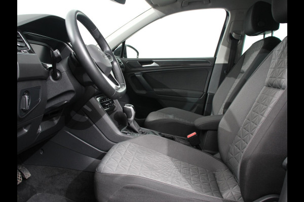 Volkswagen Tiguan 1.4 TSI 245pk PHEV Life AUT NAV Navigatie Apple Carplay/Android Auto Parkeersensoren Adaptive Cruise Control Elektrische achterklep Virtual Cockpit Climate Control Keyless Entry