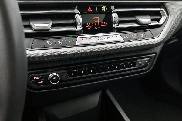 BMW 2 Serie Gran Coupé 218i High Executive Automaat (PANORAMADAK, NAVIGATIE, LED, CARPLAY, 1e EIGENAAR, GOED ONDERHOUDEN)