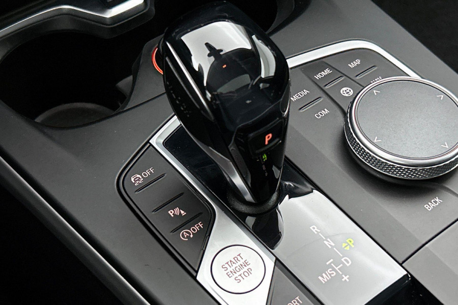 BMW 2 Serie Gran Coupé 218i High Executive Automaat (PANORAMADAK, NAVIGATIE, LED, CARPLAY, 1e EIGENAAR, GOED ONDERHOUDEN)