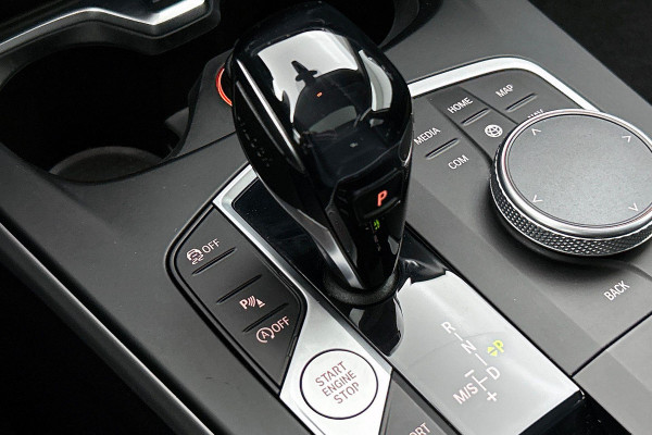 BMW 2 Serie Gran Coupé 218i High Executive Automaat (PANORAMADAK, NAVIGATIE, LED, CARPLAY, 1e EIGENAAR, GOED ONDERHOUDEN)