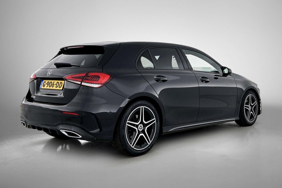 Mercedes-Benz A-Klasse 250 Premium Plus AMG-Line (Navi, Parkeersensoren V+A, StoelV, Cruise Con, Etc)