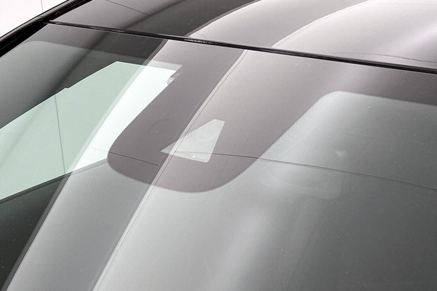 Mercedes-Benz A-Klasse 250 Premium Plus AMG-Line (Navi, Parkeersensoren V+A, StoelV, Cruise Con, Etc)