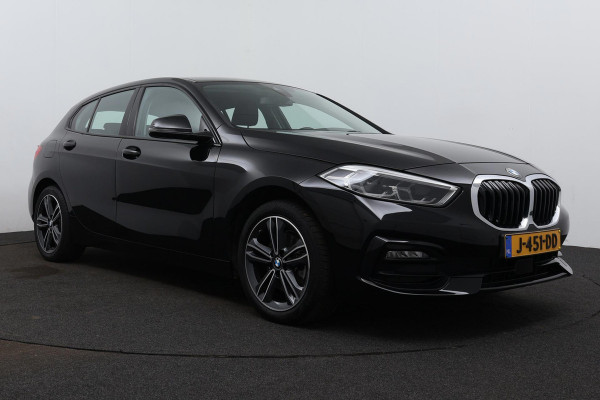 BMW 1-serie 118i Executive Edition SportLine (1e Eig, NL-auto, DealeronderH, Navi Prof, Apple Carplay, PDC V+A, Cruise Con, Etc)
