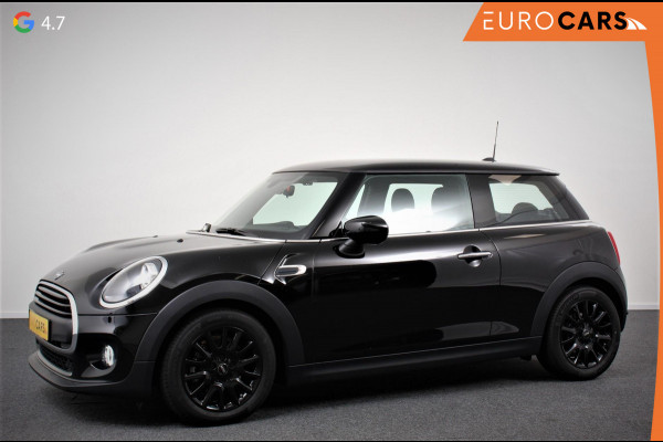 MINI Mini 1.5 One Automaat Blackyard | Parkeer sensoren | Airco | Verwarmbare voorstoelen | Lichtmetalen velgen 16" black