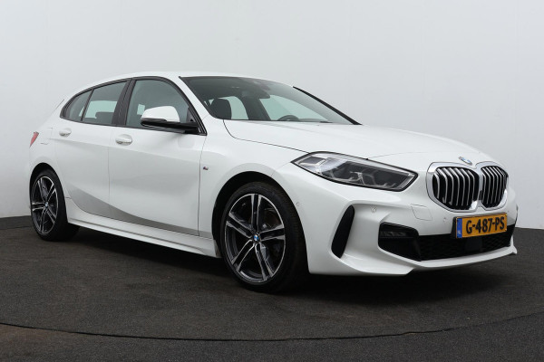 BMW 1-serie 118i Executive Edition M-SPORT (1e Eig, NL-auto, Dealer OndH, Carplay/ Android, Navi-groot, PDC V+A, Cruise Contr Etc)