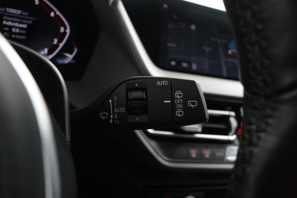 BMW 1-serie 118i Executive Edition M-SPORT (1e Eig, NL-auto, Dealer OndH, Carplay/ Android, Navi-groot, PDC V+A, Cruise Contr Etc)