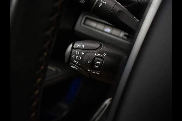 Peugeot 3008 1.2 PureTech GT Line (PANORAMADAK,APPLE CARPLAY,NAVI,LED,CRUISE,CLIMATE,GETINT,SPORTSTOELEN,CAMERA,PDC,NETTESTAAT)