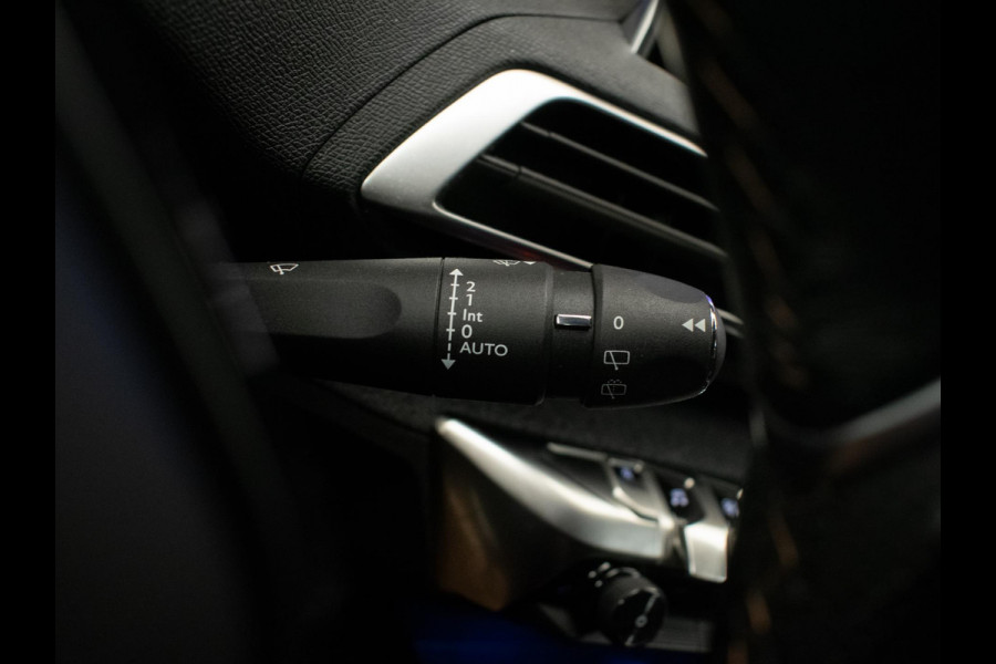 Peugeot 3008 1.2 PureTech GT Line (PANORAMADAK,APPLE CARPLAY,NAVI,LED,CRUISE,CLIMATE,GETINT,SPORTSTOELEN,CAMERA,PDC,NETTESTAAT)