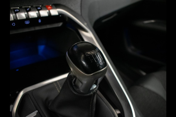 Peugeot 3008 1.2 PureTech GT Line (PANORAMADAK,APPLE CARPLAY,NAVI,LED,CRUISE,CLIMATE,GETINT,SPORTSTOELEN,CAMERA,PDC,NETTESTAAT)